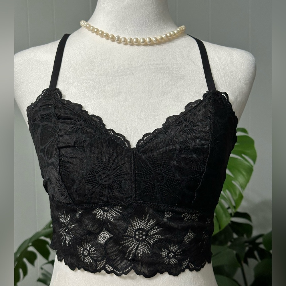 🛍️ no boundaries black lace bralette excellent condition.